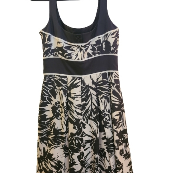 White House Black Market Dress - Picture 1 of 3